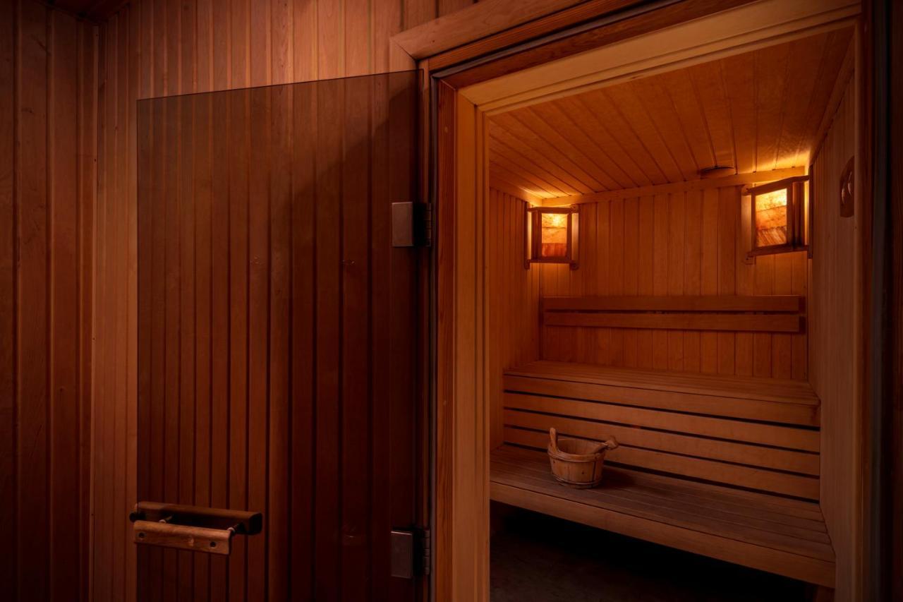 Hotel National Erivan Exterior foto A Finnish sauna