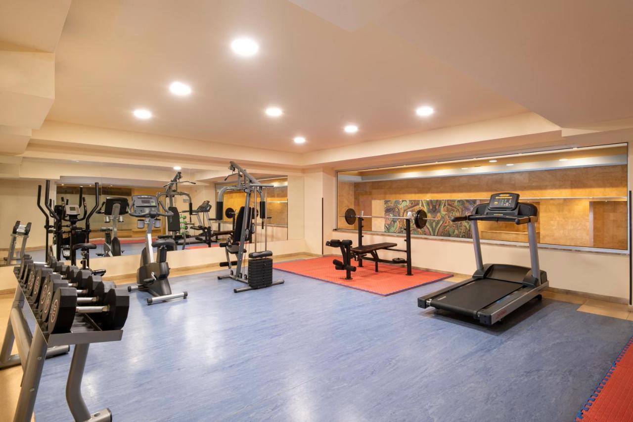 Hotel National Erivan Exterior foto The gym at the hotel