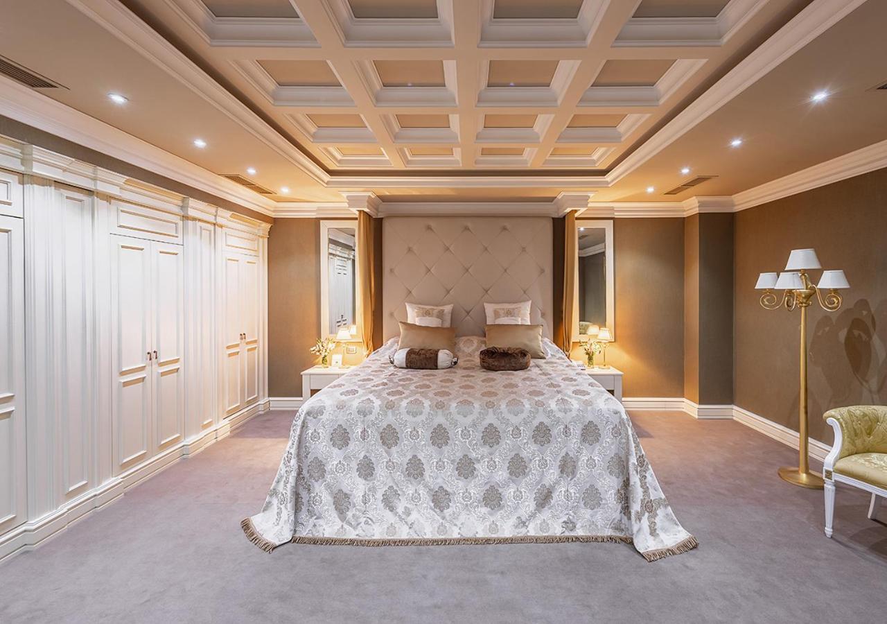 Hotel National Erivan Exterior foto Suite