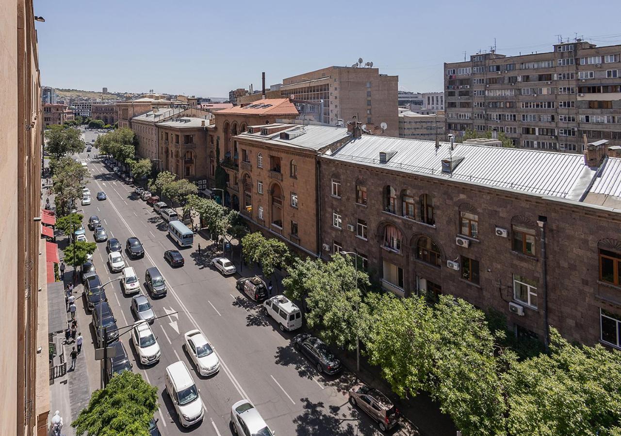 Hotel National Erivan Exterior foto Mashtots Avenue