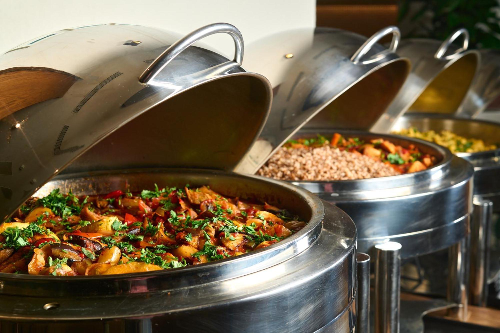 Hotel National Erivan Exterior foto A chafing dish